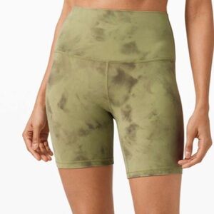 Lululemon Align Short *6"
Diamond Dye Vista Green Medium Olive